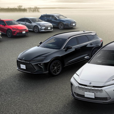 クラウンエステート、一部改良ならびに特別仕様車を設定