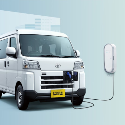 ピクシスバン、一部改良