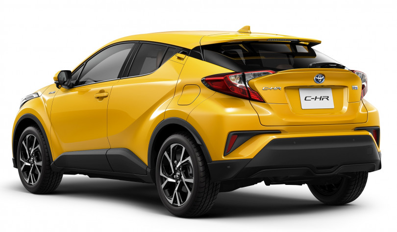 C-HR(CHR)の後ろから
